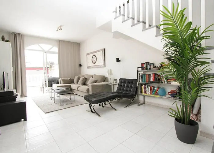 Casa Grande Familiar Con 4 Terrazas