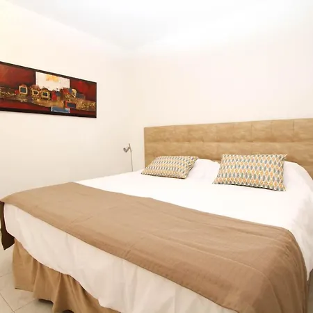 Casa Grande Familiar Con 4 Terrazas *