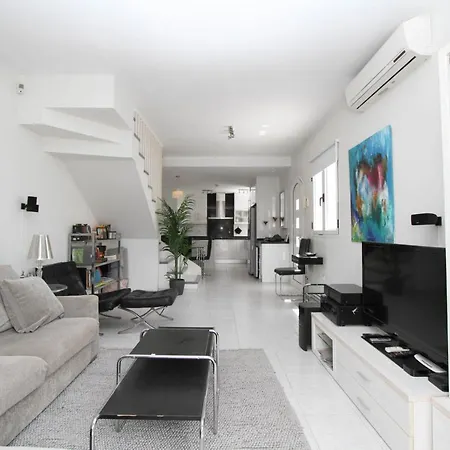 Casa Grande Familiar Con 4 Terrazas *