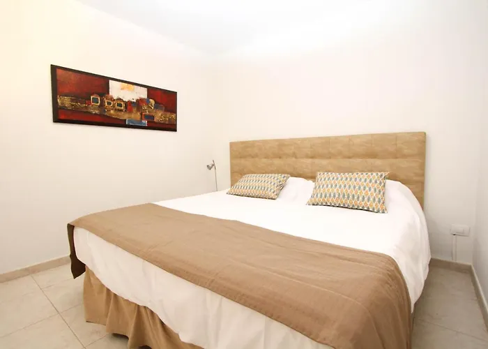 Casa Grande Familiar Con 4 Terrazas *