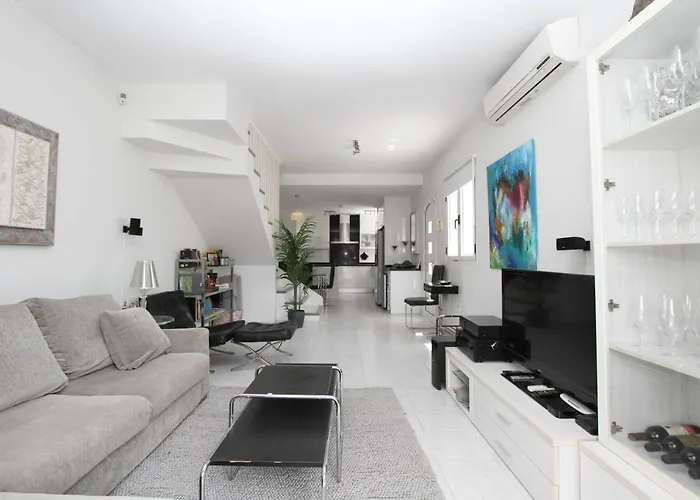 Casa Grande Familiar Con 4 Terrazas *